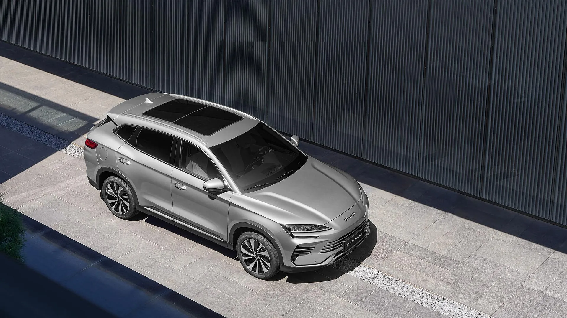 BYD Sealion 6 DM-i ngoại thất phía sau - đèn hậu LED