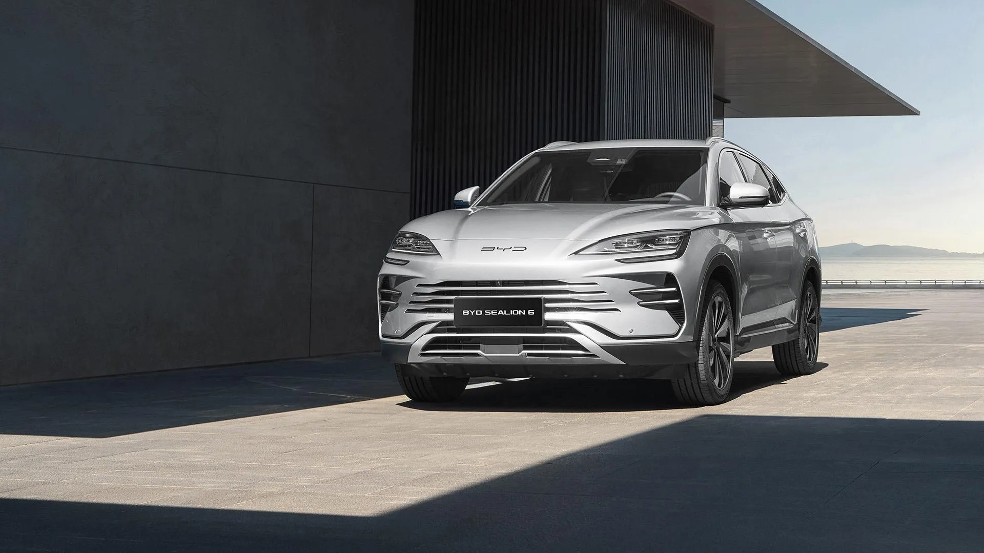 BYD Sealion 6 DM-i từ trên cao - tổng quan thiết kế
